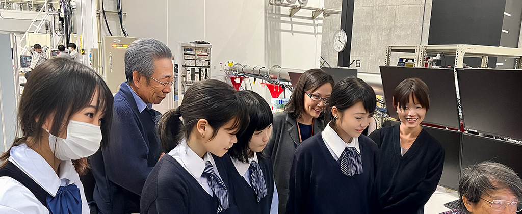 High school students using NanoTerasu